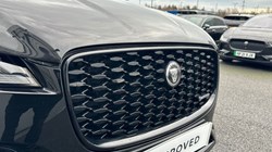 2024 (24) JAGUAR F-PACE 2.0 D200 R-Dynamic SE Black 5dr Auto AWD 4883359
