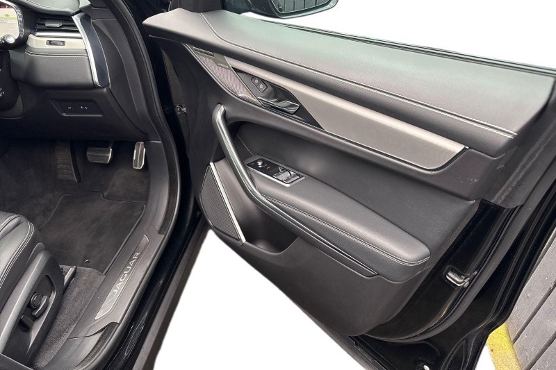 2024 (24) JAGUAR F-PACE 2.0 D200 R-Dynamic SE Black 5dr Auto AWD 4883342