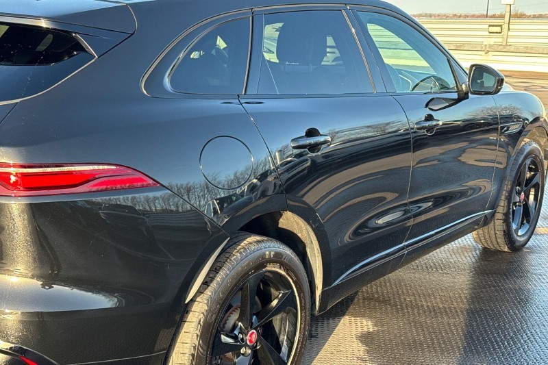 2022 (22) JAGUAR F-PACE 2.0 D200 R-Dynamic S 5dr Auto AWD 4852013