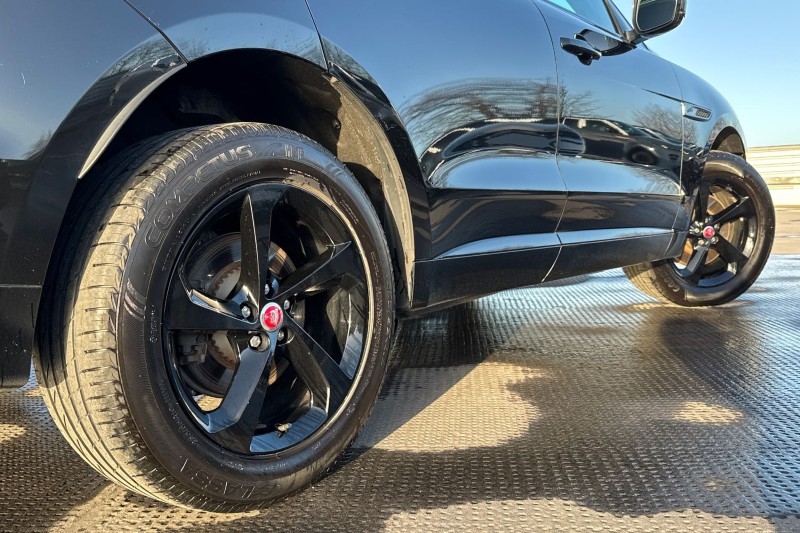 2022 (22) JAGUAR F-PACE 2.0 D200 R-Dynamic S 5dr Auto AWD 4852010