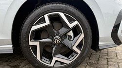 VOLKSWAGEN GOLF 1.5 TSI 150 R-Line 5dr 4665159