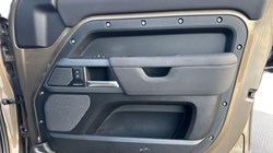 2023 (23) LAND ROVER DEFENDER 3.0 D250 X-Dynamic SE 110 5dr Auto 4859853