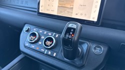 2023 (23) LAND ROVER DEFENDER 3.0 D250 X-Dynamic SE 110 5dr Auto 4859844