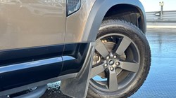 2023 (23) LAND ROVER DEFENDER 3.0 D250 X-Dynamic SE 110 5dr Auto 4859875