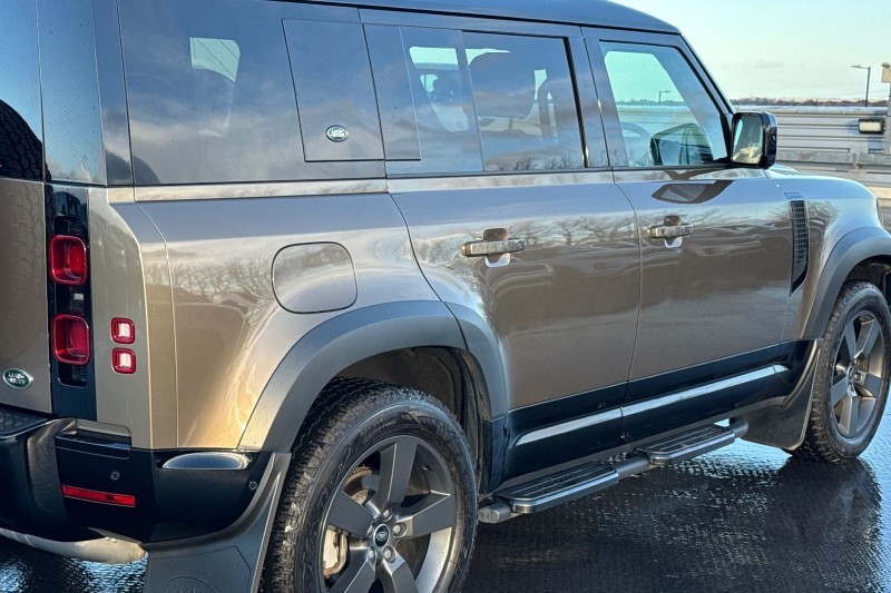 2023 (23) LAND ROVER DEFENDER 3.0 D250 X-Dynamic SE 110 5dr Auto 4859877