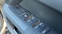 2023 (23) LAND ROVER DEFENDER 3.0 D250 X-Dynamic SE 110 5dr Auto 4859854