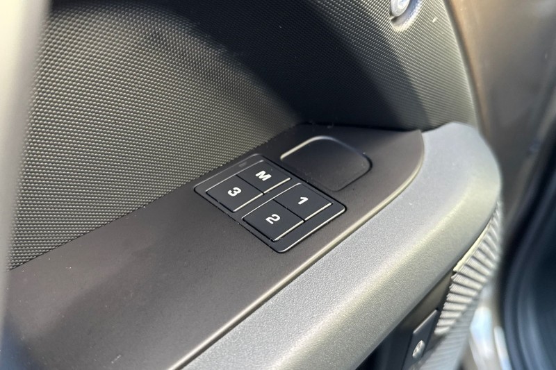 2023 (23) LAND ROVER DEFENDER 3.0 D250 X-Dynamic SE 110 5dr Auto 4859882