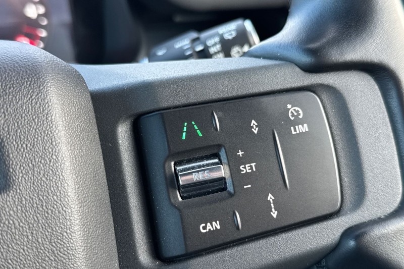 2023 (23) LAND ROVER DEFENDER 3.0 D250 X-Dynamic SE 110 5dr Auto 4859878