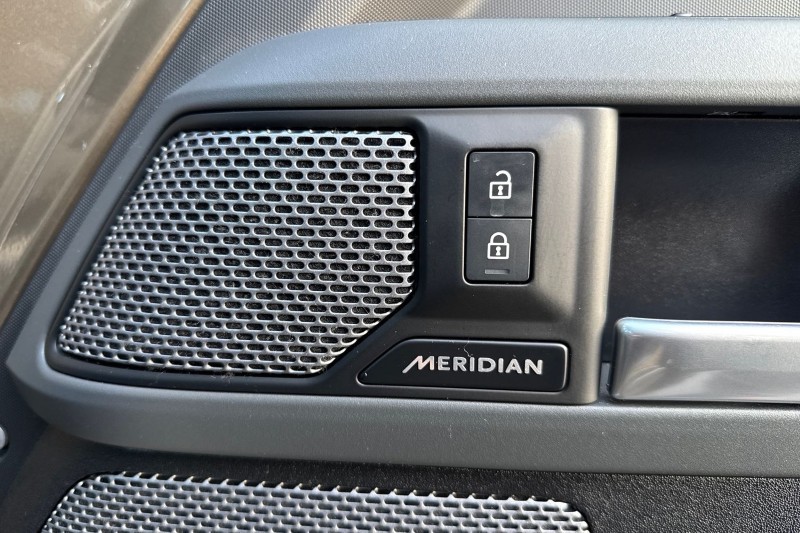 2023 (23) LAND ROVER DEFENDER 3.0 D250 X-Dynamic SE 110 5dr Auto 4859881