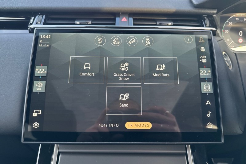 2024 (24) LAND ROVER RANGE ROVER VELAR 2.0 D200 MHEV Dynamic SE 5dr Auto 4880024