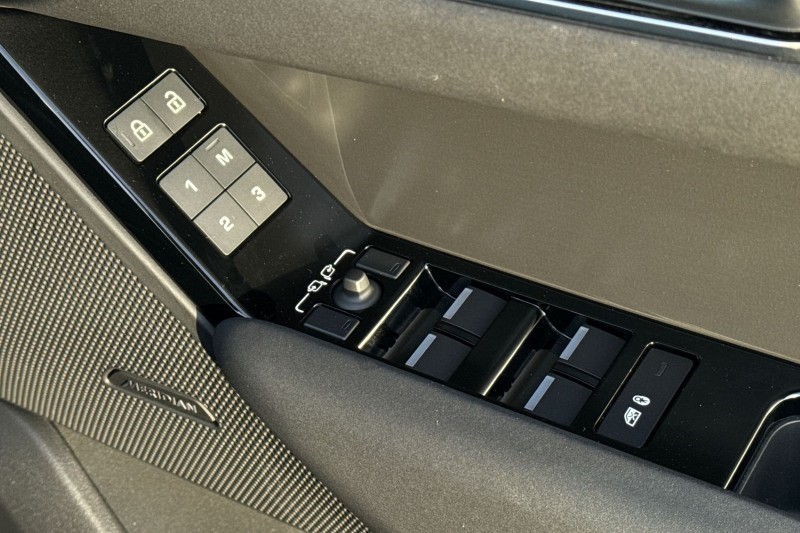 2024 (24) LAND ROVER RANGE ROVER VELAR 2.0 D200 MHEV Dynamic SE 5dr Auto 4880008