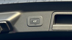 2024 (24) LAND ROVER RANGE ROVER VELAR 2.0 D200 MHEV Dynamic SE 5dr Auto 4880027