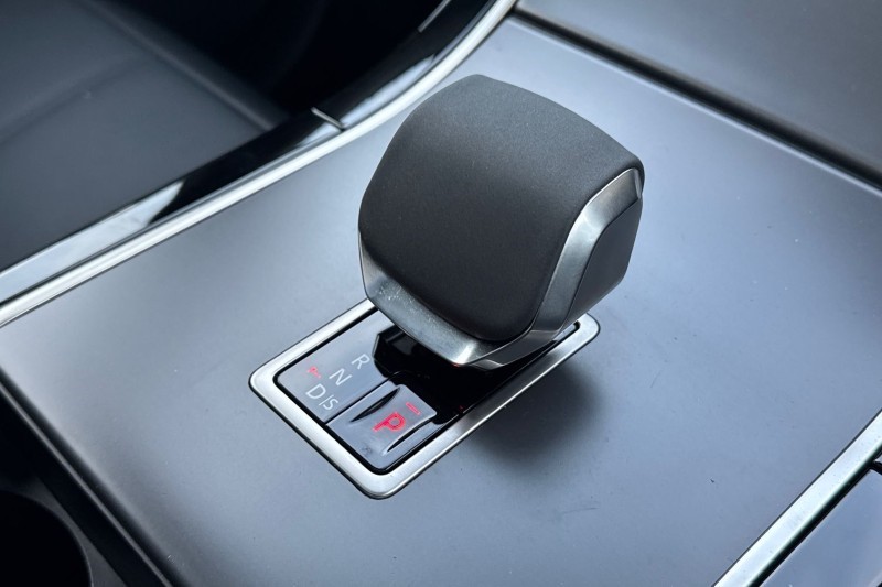 2024 (24) LAND ROVER RANGE ROVER VELAR 2.0 D200 MHEV Dynamic SE 5dr Auto 4879998