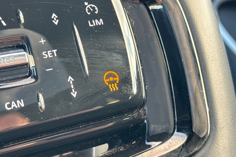 2023 (73) LAND ROVER RANGE ROVER VELAR 2.0 D200 MHEV Dynamic SE 5dr Auto 4884772