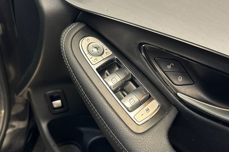 2021 (21) MERCEDES-BENZ GLC COUPE GLC 220d 4Matic AMG Line 5dr 9G-Tronic 4902828