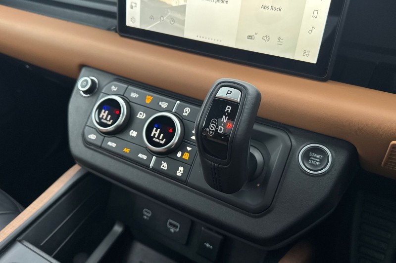 2020 (70) LAND ROVER DEFENDER 3.0 P400 X 110 5dr Auto 4887058