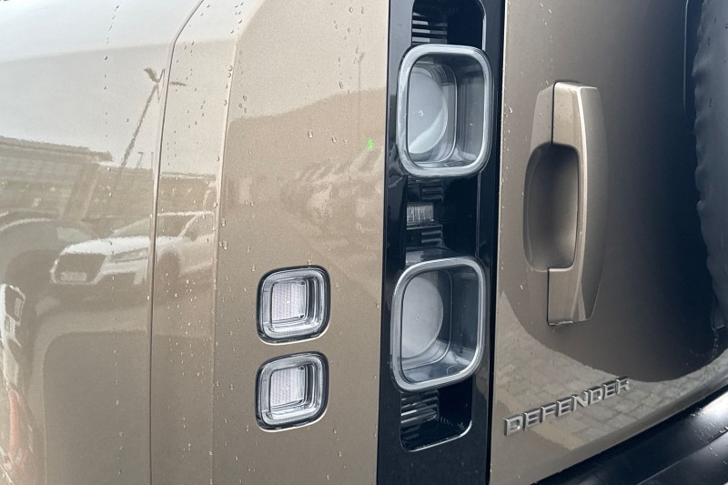 2020 (70) LAND ROVER DEFENDER 3.0 P400 X 110 5dr Auto 4887062