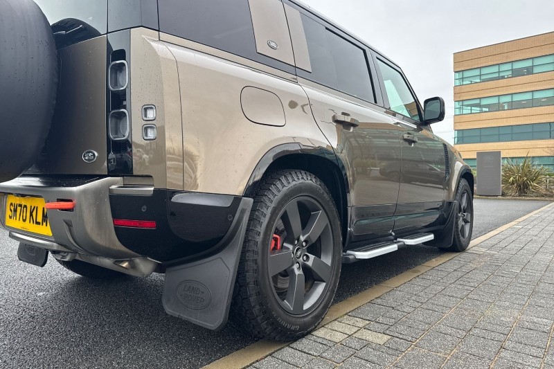 2020 (70) LAND ROVER DEFENDER 3.0 P400 X 110 5dr Auto 4887042