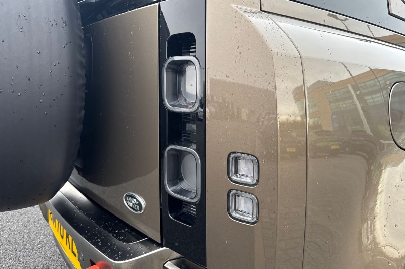 2020 (70) LAND ROVER DEFENDER 3.0 P400 X 110 5dr Auto 4887086