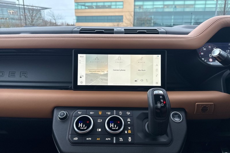 2020 (70) LAND ROVER DEFENDER 3.0 P400 X 110 5dr Auto 4887059