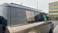 2020 (70) LAND ROVER DEFENDER 3.0 P400 X 110 5dr Auto 4887045