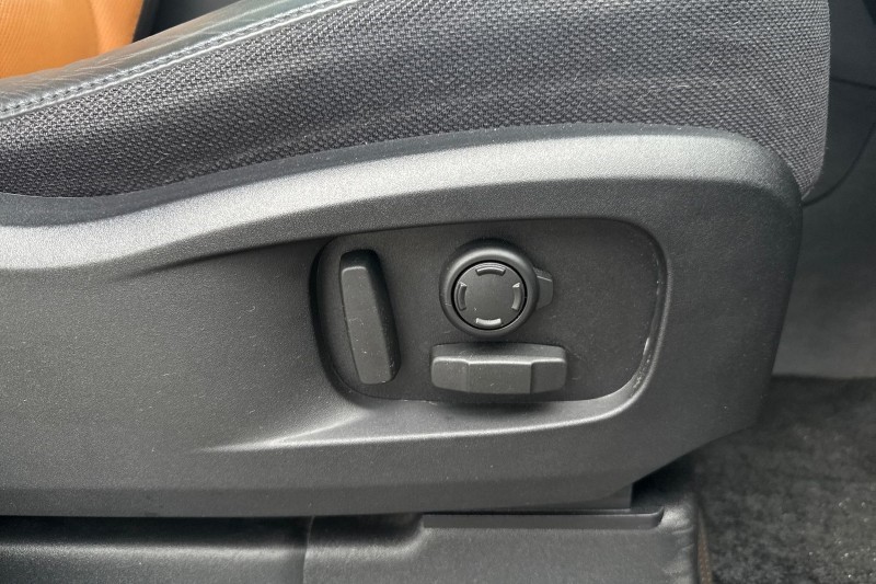 2020 (70) LAND ROVER DEFENDER 3.0 P400 X 110 5dr Auto 4887067