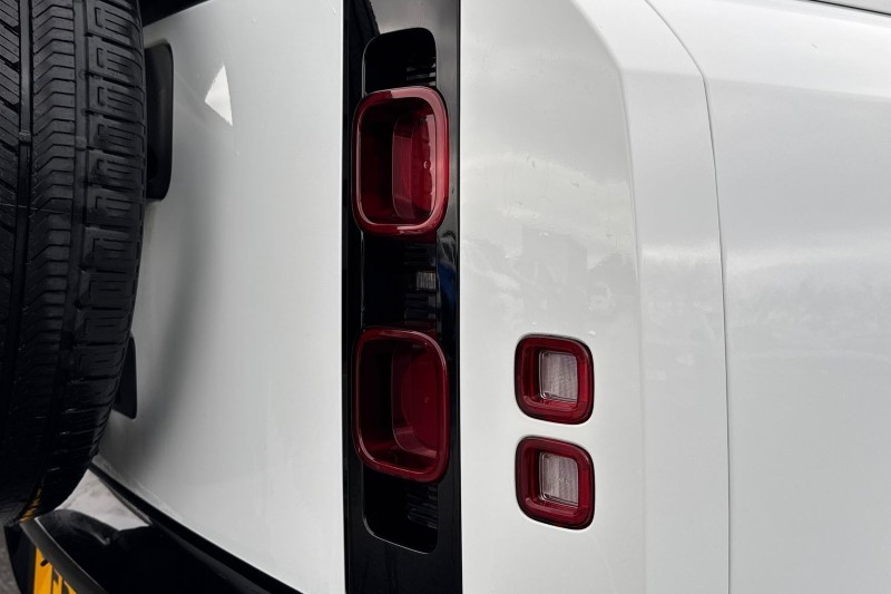 2024 (74) LAND ROVER DEFENDER 3.0 D250 X-Dynamic SE 90 3dr Auto 4883799