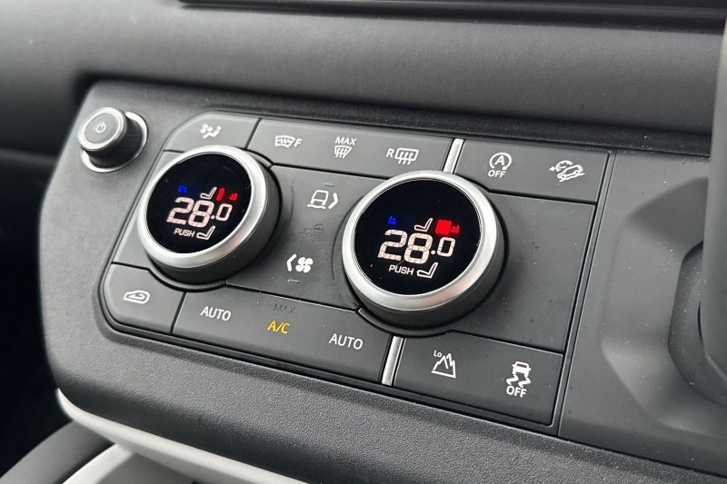 2024 (74) LAND ROVER DEFENDER 3.0 D250 X-Dynamic SE 90 3dr Auto 4883807