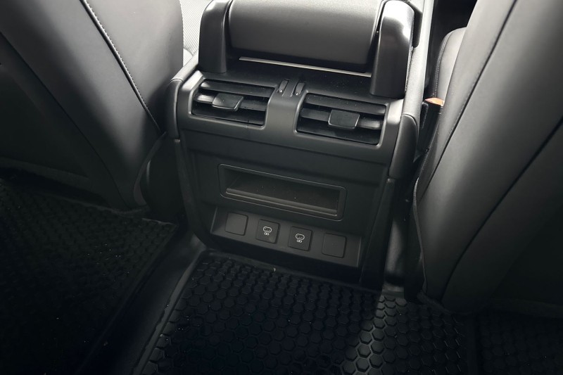 2024 (74) LAND ROVER DEFENDER 3.0 D250 X-Dynamic SE 90 3dr Auto 4883776