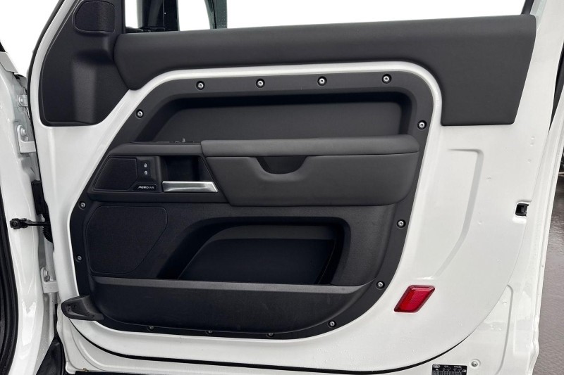 2024 (74) LAND ROVER DEFENDER 3.0 D250 X-Dynamic SE 90 3dr Auto 4883779