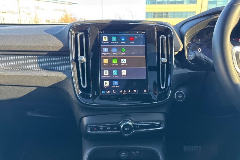 2024 (73) VOLVO XC40 2.0 B3P Ultimate Dark 5dr Auto 4892681