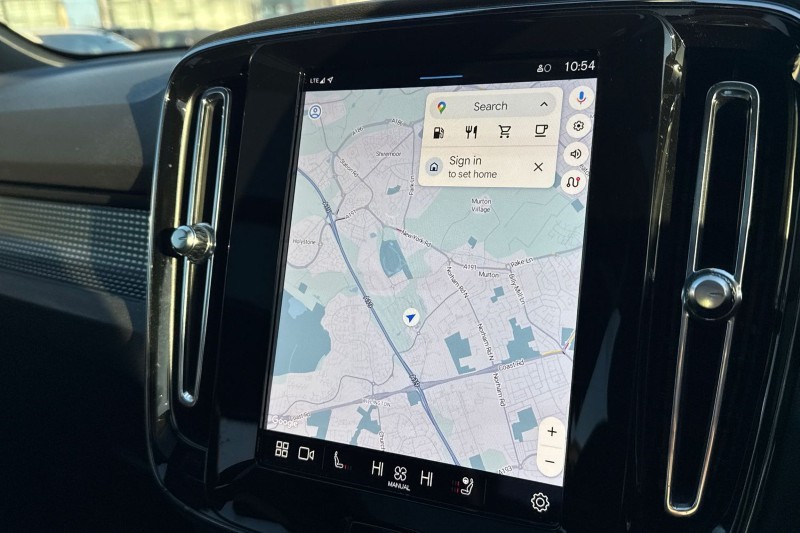 2024 (73) VOLVO XC40 2.0 B3P Ultimate Dark 5dr Auto 4892678