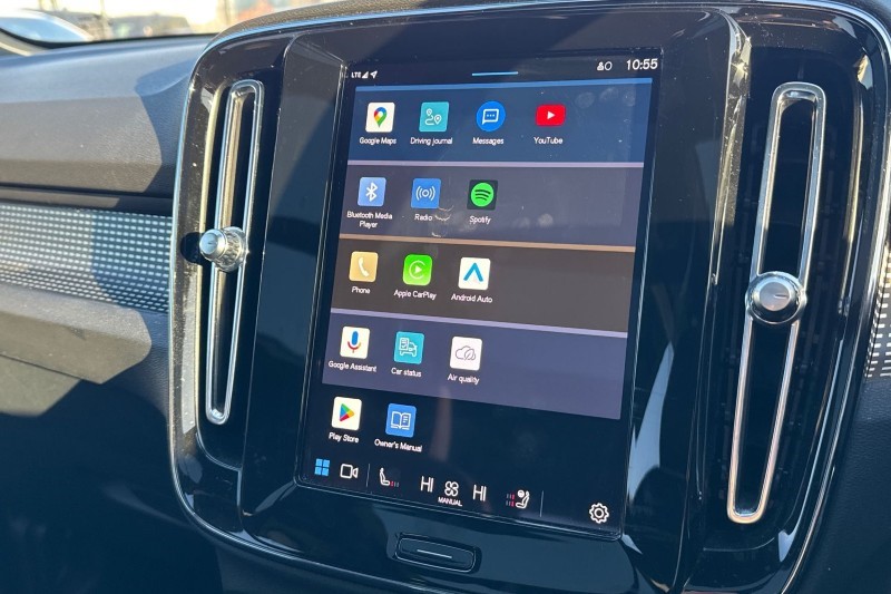 2024 (73) VOLVO XC40 2.0 B3P Ultimate Dark 5dr Auto 4892696