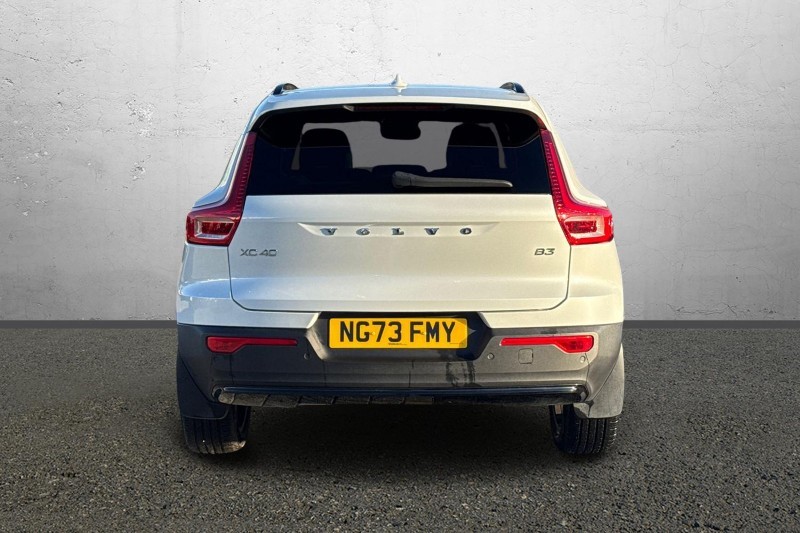 2024 (73) VOLVO XC40 2.0 B3P Ultimate Dark 5dr Auto 4892673