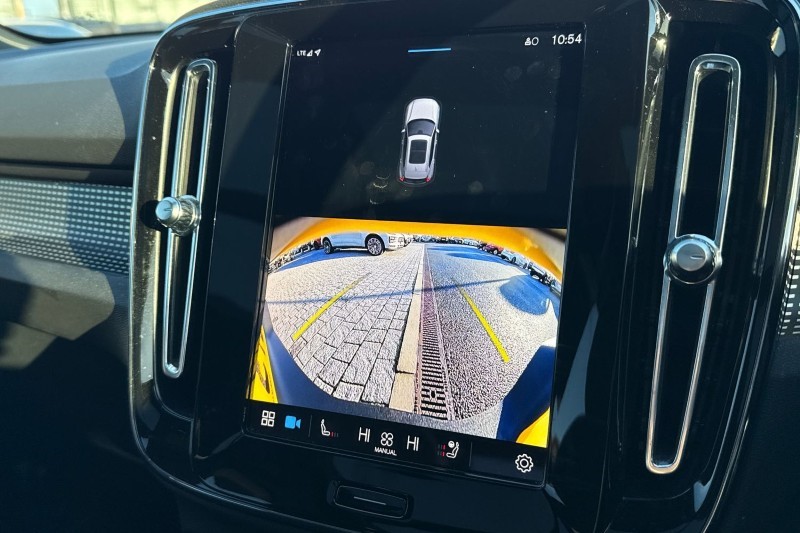 2024 (73) VOLVO XC40 2.0 B3P Ultimate Dark 5dr Auto 4892679