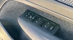 2024 (73) VOLVO XC40 2.0 B3P Ultimate Dark 5dr Auto 4892690