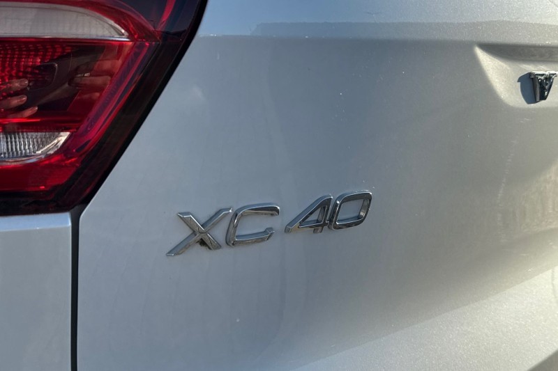 2024 (73) VOLVO XC40 2.0 B3P Ultimate Dark 5dr Auto 4892708