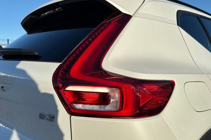 2024 (73) VOLVO XC40 2.0 B3P Ultimate Dark 5dr Auto 4892709