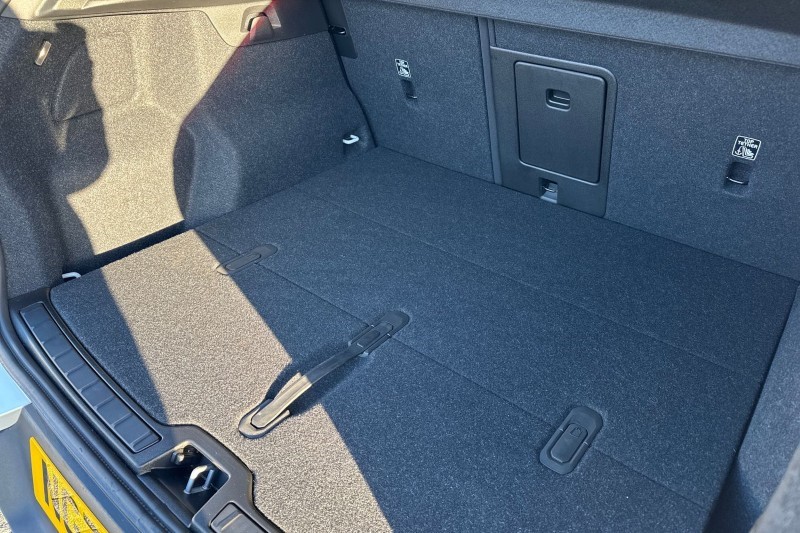 2024 (73) VOLVO XC40 2.0 B3P Ultimate Dark 5dr Auto 4892702