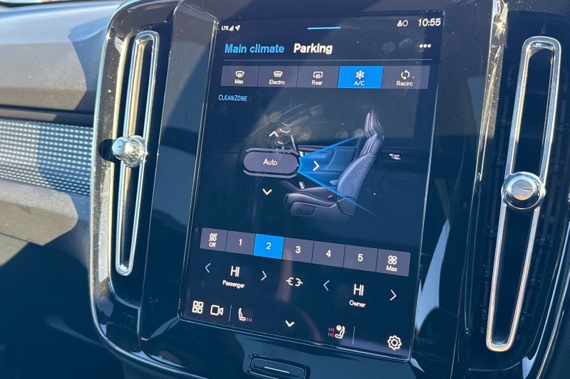 2024 (73) VOLVO XC40 2.0 B3P Ultimate Dark 5dr Auto 4892697