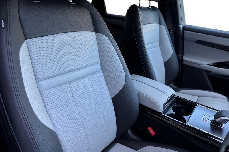 2025 (75) LAND ROVER RANGE ROVER EVOQUE 2.0 D200 Dynamic SE 5dr Auto 5311701