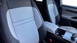 2025 (75) LAND ROVER RANGE ROVER EVOQUE 2.0 D200 Dynamic SE 5dr Auto 5311701