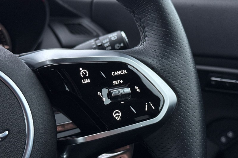 2023 (23) JAGUAR E-PACE 1.5 P300e R-Dynamic S 5dr Auto 4924119