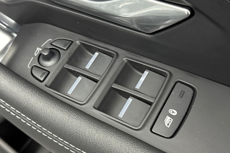 2024 (74) JAGUAR E-PACE 2.0 D200 R-Dynamic SE Black 5dr Auto 4961716