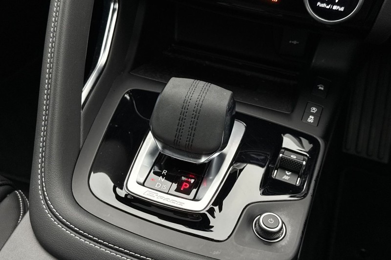 2024 (74) JAGUAR E-PACE 2.0 D200 R-Dynamic SE Black 5dr Auto 4961706