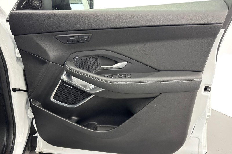 2024 (74) JAGUAR E-PACE 2.0 D200 R-Dynamic SE Black 5dr Auto 4961715