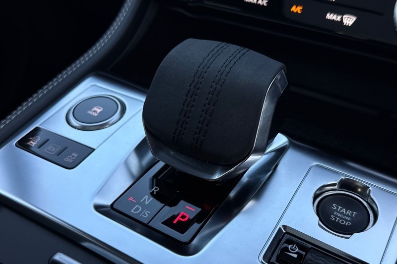 2024 (24) JAGUAR F-PACE 2.0 P400e R-Dynamic HSE Black 5dr Auto AWD 4934180