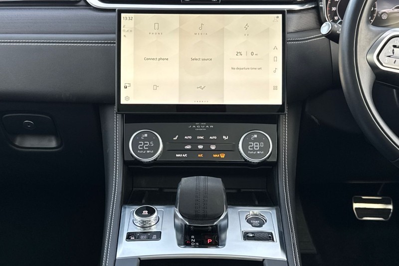 2024 (24) JAGUAR F-PACE 2.0 P400e R-Dynamic HSE Black 5dr Auto AWD 4932445