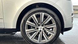 2025 (25) LAND ROVER RANGE ROVER 3.0 P550e Autobiography 4dr Auto 4907052