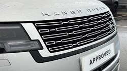 2025 (25) LAND ROVER RANGE ROVER 3.0 P550e Autobiography 4dr Auto 4907085
